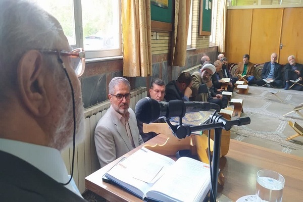 جلسه تفسیر قرآن ویژه مدیران اجرایی آذربایجان‌شرقی
