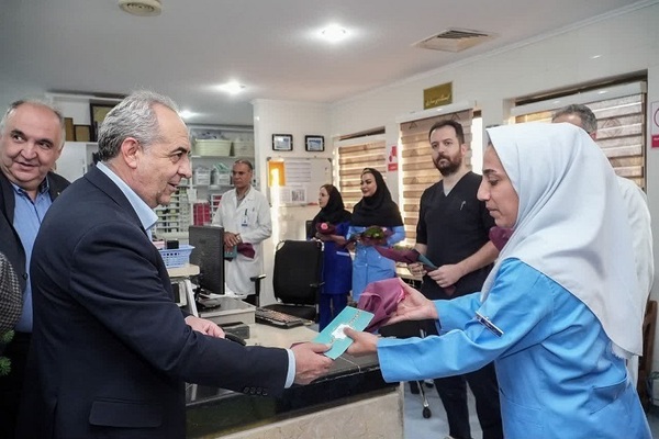 تجلیل استاندار آذربایجان شرقی از پرستاران