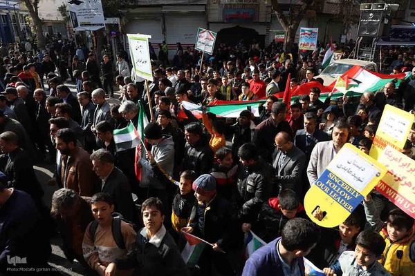 راهپیمایی گرامیداشت روز ۱۳ آبان در اهر