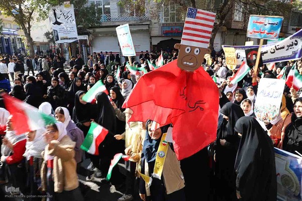 راهپیمایی گرامیداشت روز ۱۳ آبان در اهر