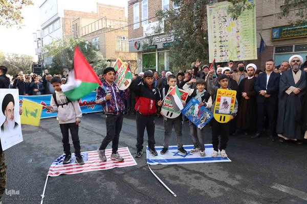 راهپیمایی گرامیداشت روز ۱۳ آبان در اهر