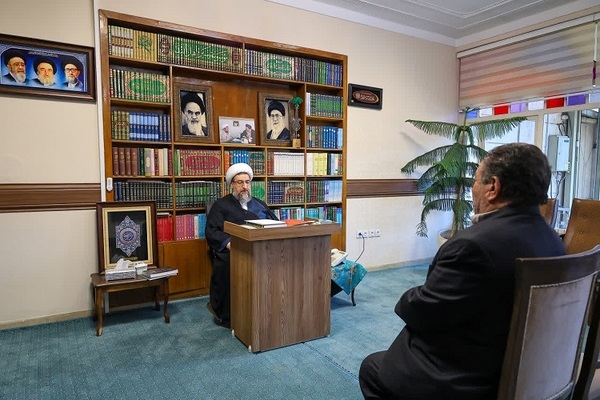 دیدار اقشار مختلف مردم با امام جمعه تبریز