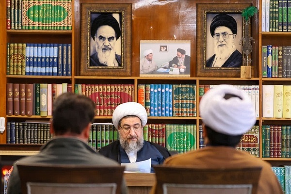 دیدار اقشار مختلف مردم با امام جمعه تبریز