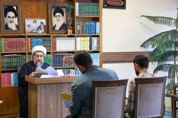 دیدار اقشار مختلف مردم با امام جمعه تبریز