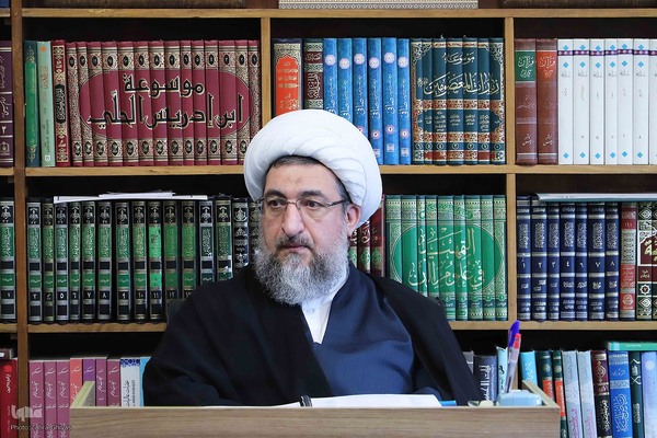 دیدار مشاور وزیر و دبیر کمیسیون توسعه آموزش عمومی قرآن کشور با امام جمعه تبریزدیدار مشاور وزیر و دبیر کمیسیون توسعه آموزش عمومی قرآن کشور با امام جمعه تبریز