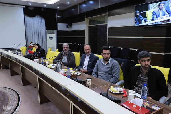 نشست هم اندیشی اساتید قرآنی آذربایجان شرقی با مشاور وزیر آموزش و پرورش