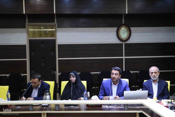 نشست هم اندیشی اساتید قرآنی آذربایجان شرقی با مشاور وزیر آموزش و پرورش