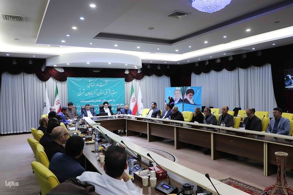 نشست هم اندیشی اساتید قرآنی آذربایجان شرقی با مشاور وزیر آموزش و پرورش