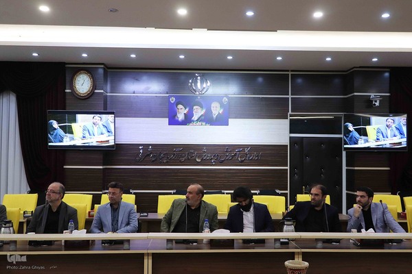 نشست هم اندیشی اساتید قرآنی آذربایجان شرقی با مشاور وزیر آموزش و پرورش