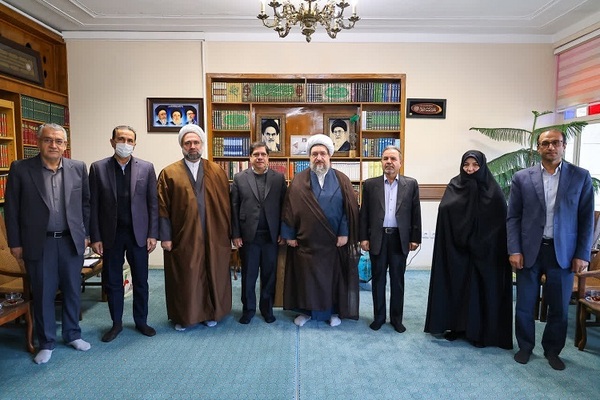 دیدار رئیس دانشگاه شهید مدنی با امام جمعه تبریز