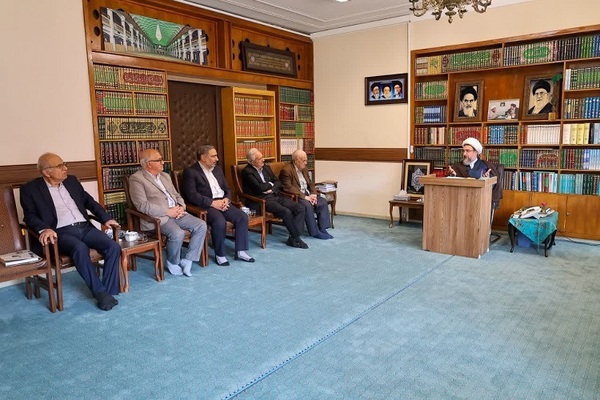 دیدار امام جمعه تبریز با اعضای مؤسسه ادبی حکیم نظامی