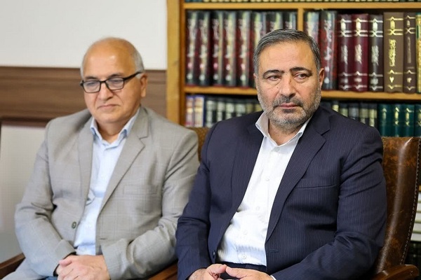 دیدار امام جمعه تبریز با اعضای مؤسسه ادبی حکیم نظامی