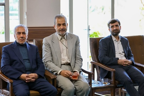 دیدار امام جمعه تبریز با اعضای مؤسسه ادبی حکیم نظامی