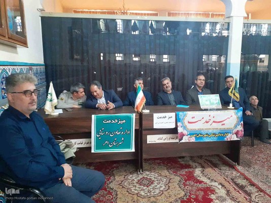 برپایی میز خدمت در مصلی نماز جمعه شهرستان اهر