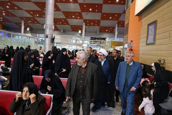 بدرقه خانواده شهدای اقتدار