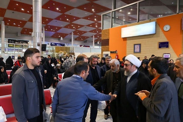 بدرقه خانواده شهدای اقتدار