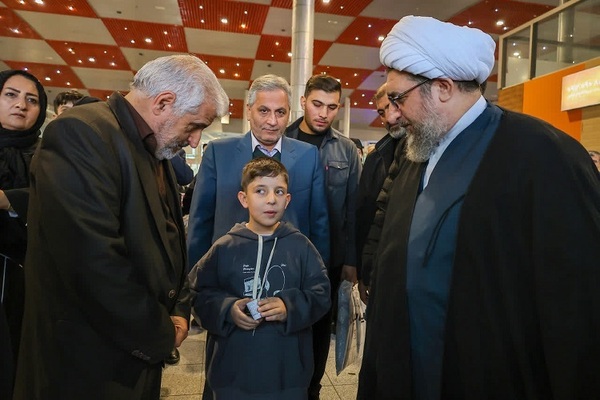 بدرقه خانواده شهدای اقتدار