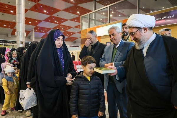 بدرقه خانواده شهدای اقتدار