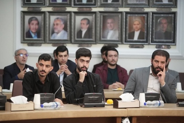 نشست استاندار آذربایجان شرقی با نمایندگان تشکل‌های دانشجویی