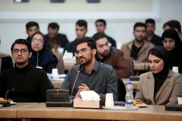 نشست استاندار آذربایجان شرقی با نمایندگان تشکل‌های دانشجویی