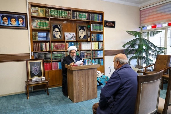 دیدار اقشار مختلف مردم با امام جمعه تبریز