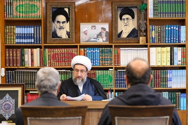 دیدار اقشار مختلف مردم با امام جمعه تبریز