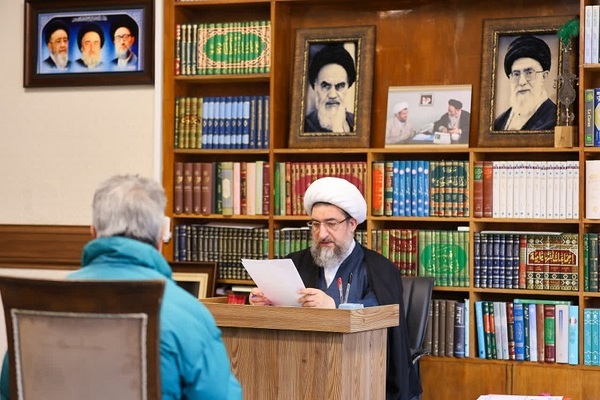 دیدار اقشار مختلف مردم با امام جمعه تبریز