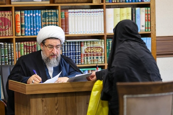 دیدار اقشار مختلف مردم با امام جمعه تبریز