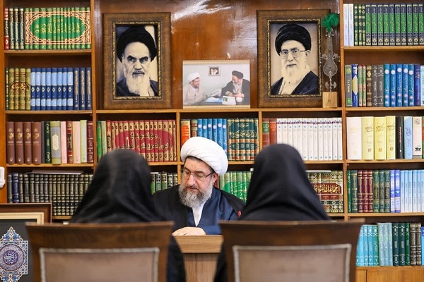 دیدار اقشار مختلف مردم با امام جمعه تبریز