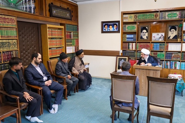 دیدار اقشار مختلف مردم با امام جمعه تبریز