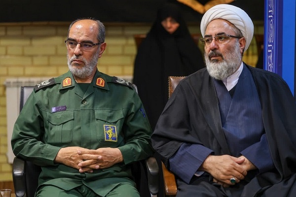 دیدار فرماندهان سپاه عاشورا با امام جمعه تبریز