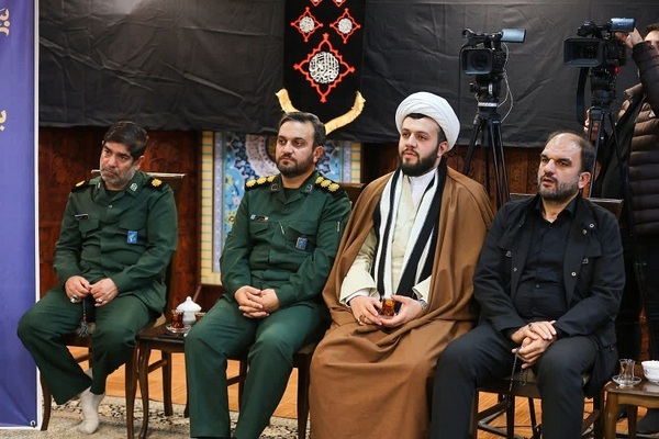 دیدار فرماندهان سپاه عاشورا با امام جمعه تبریز