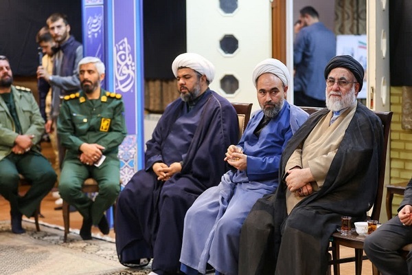 دیدار فرماندهان سپاه عاشورا با امام جمعه تبریز