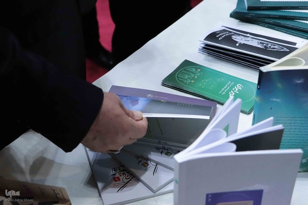 بازدید وزیر علوم، تحقیقات و فناوری از نمایشگاه جشنواره ملی حرکت در دانشگاه تبریز