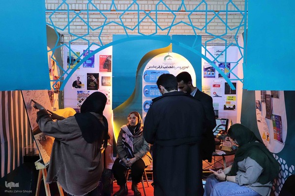 بازدید وزیر علوم، تحقیقات و فناوری از نمایشگاه جشنواره ملی حرکت در دانشگاه تبریز