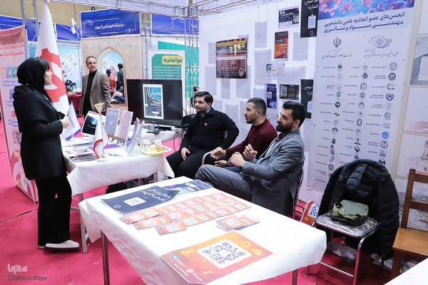 بازدید وزیر علوم، تحقیقات و فناوری از نمایشگاه جشنواره ملی حرکت در دانشگاه تبریز