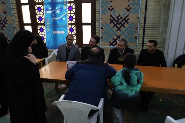 برپایی میز خدمت آموزش و پرورش آذربایجان شرقی در نمازجمعه تبریز