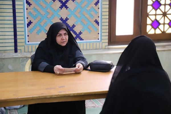 برپایی میز خدمت آموزش و پرورش آذربایجان شرقی در نمازجمعه تبریز