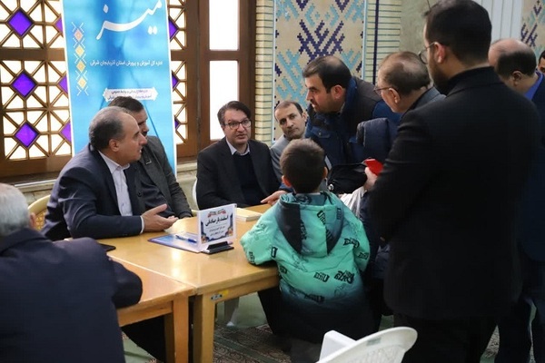 برپایی میز خدمت آموزش و پرورش آذربایجان شرقی در نمازجمعه تبریز