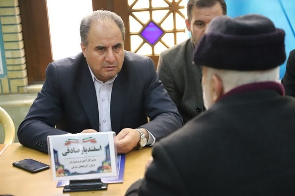 برپایی میز خدمت آموزش و پرورش آذربایجان شرقی در نمازجمعه تبریز