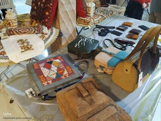 افتتاحیه نمایشگاه گروهی آثار هنرهای تجسمی "حلقه هنرمندان" در اهر