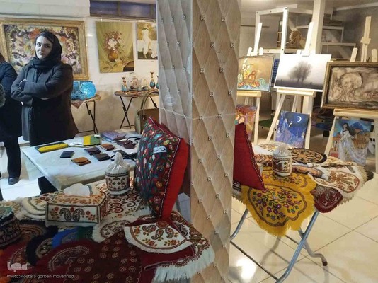 افتتاحیه نمایشگاه گروهی آثار هنرهای تجسمی "حلقه هنرمندان" در اهر