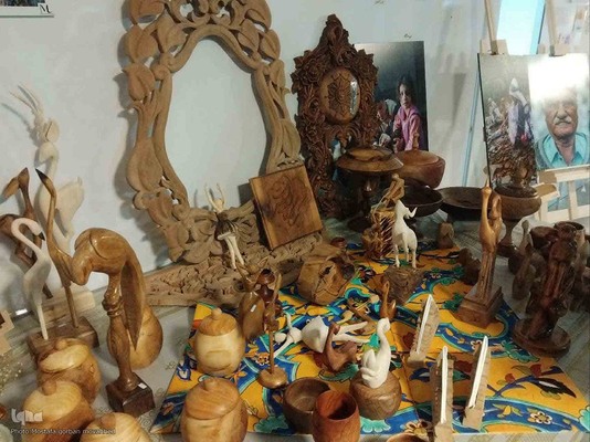 افتتاحیه نمایشگاه گروهی آثار هنرهای تجسمی "حلقه هنرمندان" در اهر