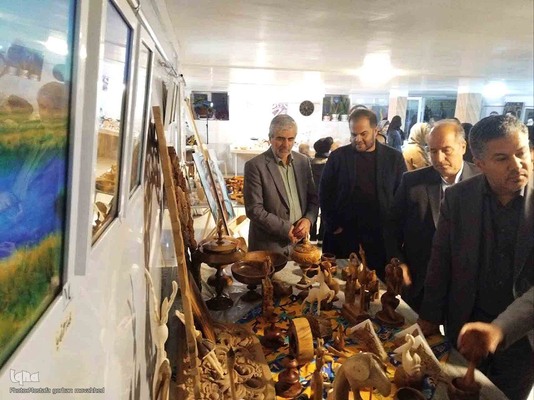 افتتاحیه نمایشگاه گروهی آثار هنرهای تجسمی "حلقه هنرمندان" در اهر