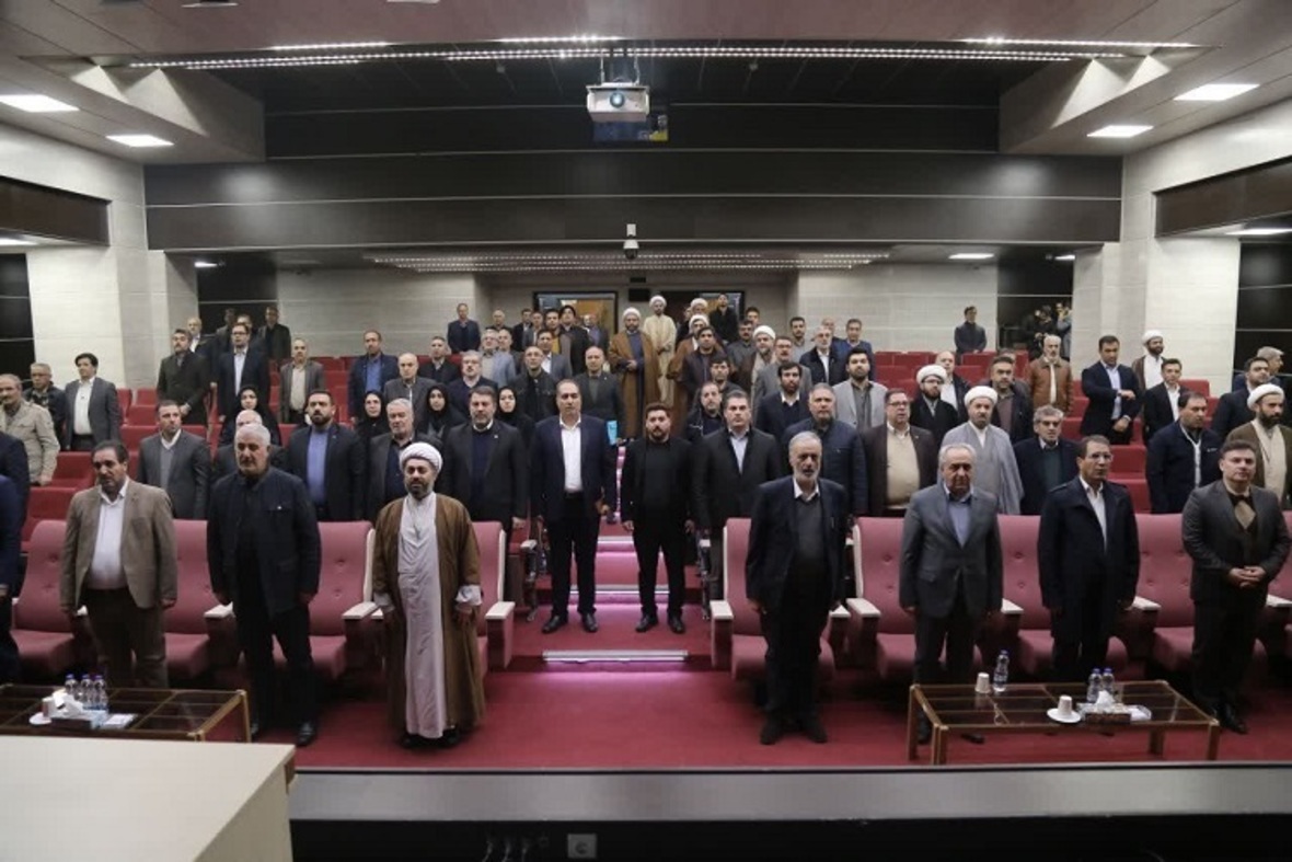 آیین تجلیل از دستگاه‌های برتر در حوزه ترویج فرهنگ نماز و نمازخوانی