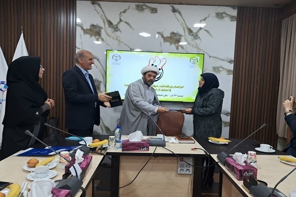 آیین گرامیداشت روز زن در سازمان جهاددانشگاهی آذربایجان شرقی