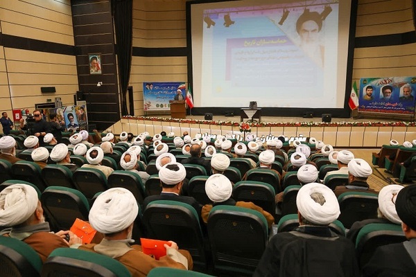 همایش پیشکسوتان و بازنشستگان روحانی نیروهای مسلح