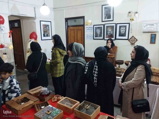 نمایشگاه صنایع دستی و هنرهای تجسمی یلدای هنر در شهرستان اهر