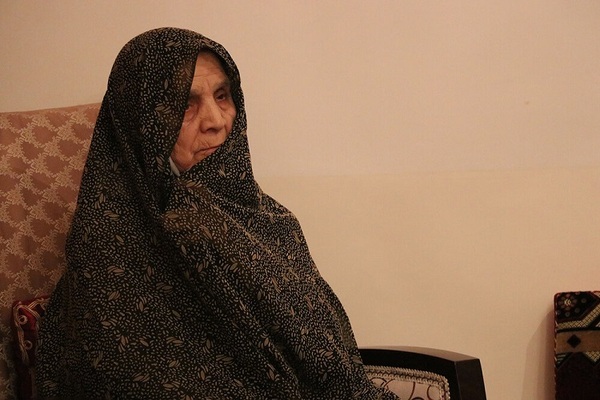 دیدار شهردار تبریز با خانواده شهیدان«لسانی» و «محمودی اصل»