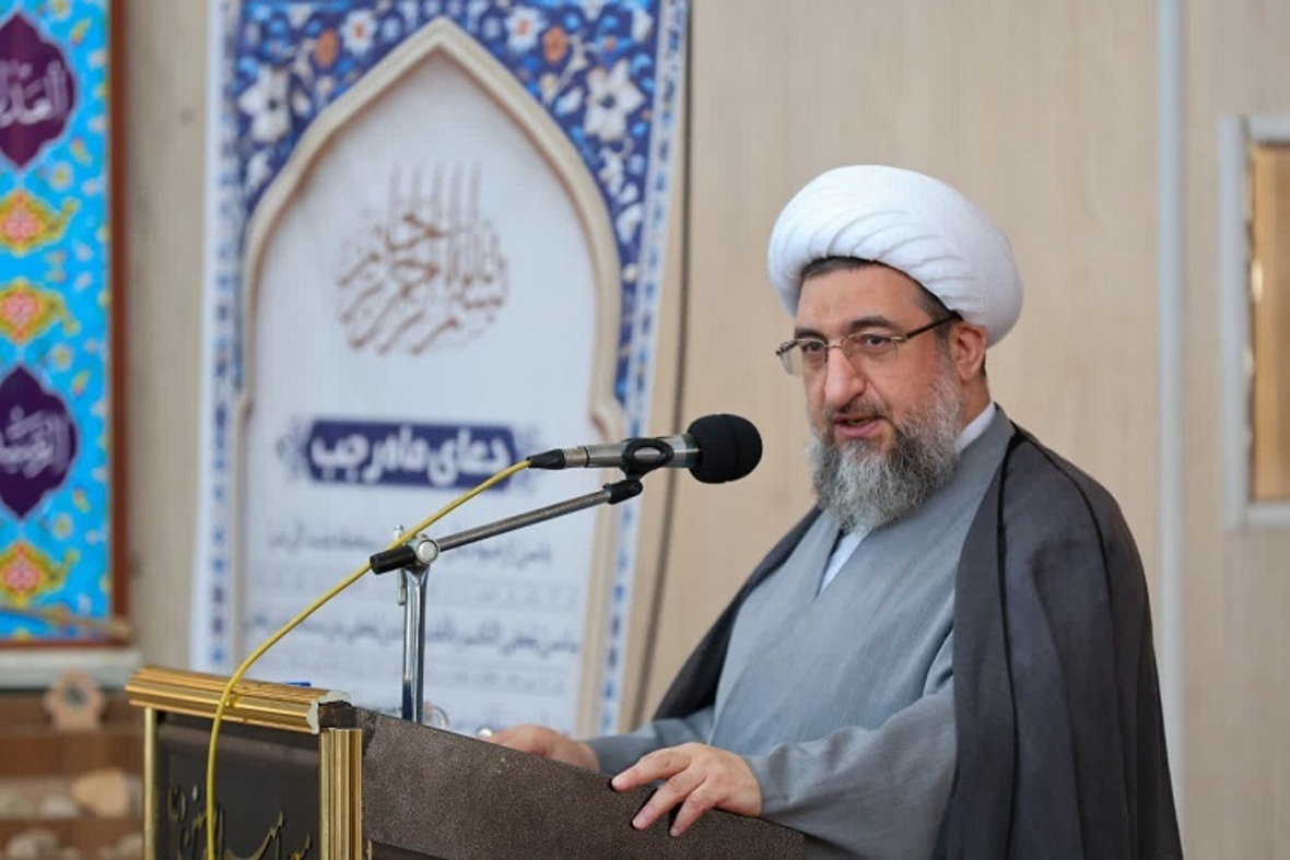 دیدار فرماندهان قرارگاه منطقه‌ای شمال‌غرب نیروی زمینی ارتش با امام جمعه تبریز